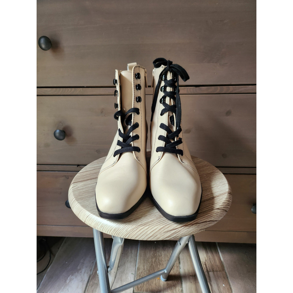 Women's Naturalizer Boots, Size 7, Beige - Picture 4 of 9